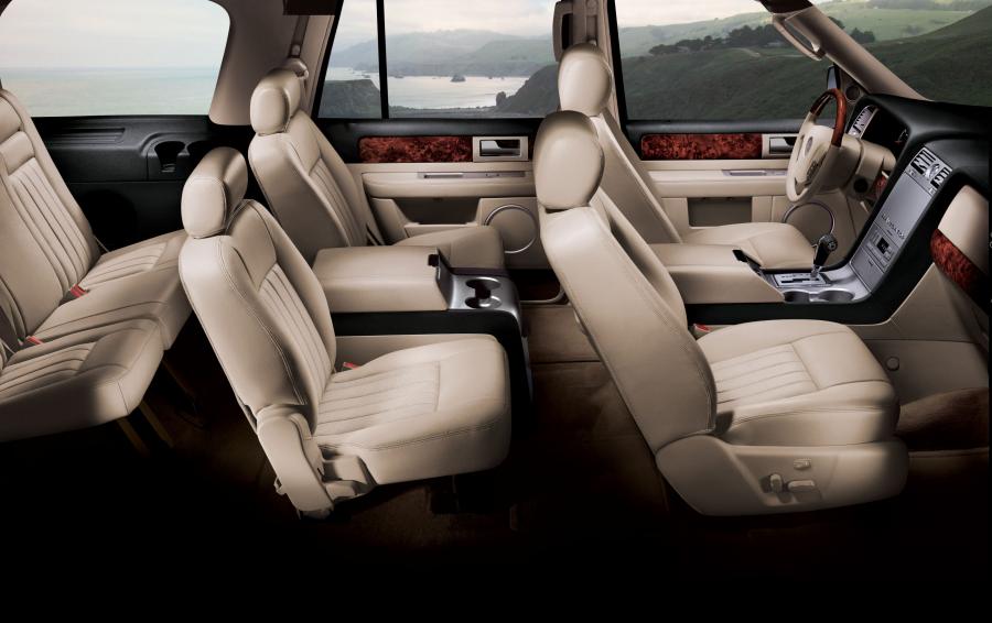  Lincoln Navigator Ultimate 2006 года  (фото 21 из 41)